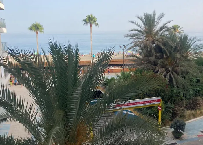 Holidays * 埃斯特波纳