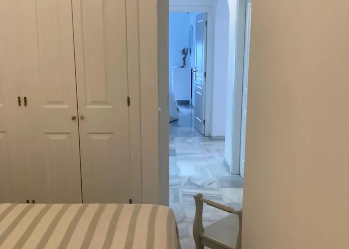 Holidays * 埃斯特波纳